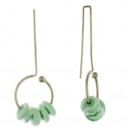 Boucles d'Oreilles Grand Crochet Laiton Anneau et Petits Disques de Verre Vert