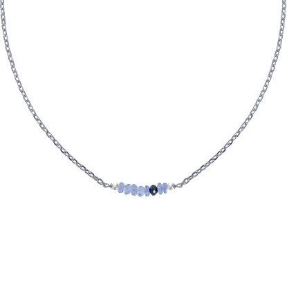 Collier Chaine Argent Rhodié Sept Perles Facettées de Tanzanite et Un Diamant Noir Facettée