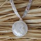 Pendentif Nacre Ronde Vierge à l'Enfant