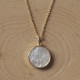 Pendentif Plaqué Or et Nacre Médaille Ronde Croix de Saint Benoit 